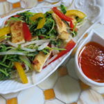 【唐辛子 レシピ】豆苗と油揚げのホットサラダ